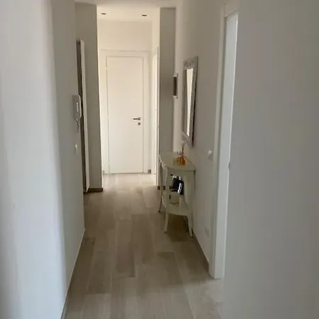 Trilocale Con Vista E Due Bagni Vicino Citylife Apartmán Milán
