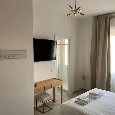 Trilocale Con Vista E Due Bagni Vicino Citylife Milan