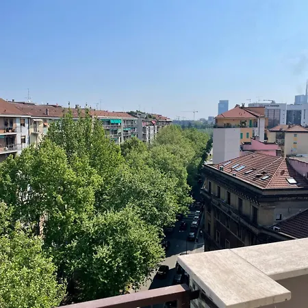 Apartment Trilocale Con Vista E Due Bagni Vicino Citylife Milan