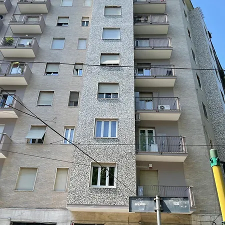 Trilocale Con Vista E Due Bagni Vicino Citylife Milan
